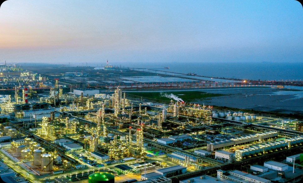 南宫NG28“三位一体”AI巡检天团落地镇海炼化“巨无霸”罐区