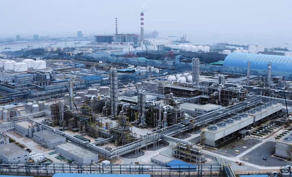 从数据孤岛到智能协同南宫NG28以工业AI赋能广西华谊打造千亿级石化工业标杆